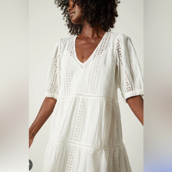 Velvet by Graham and Spencer Embroidered Dress size S - Picture 3 of 7